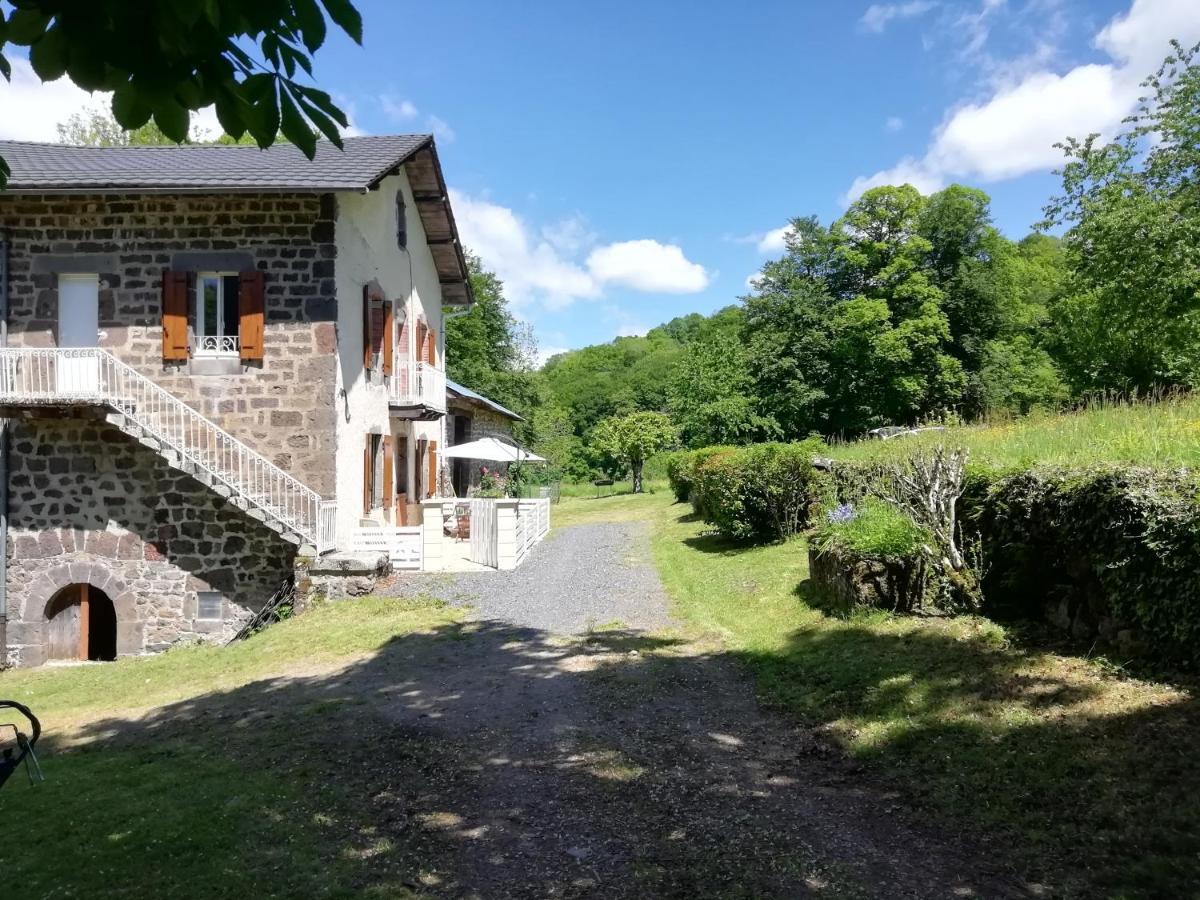 Maison à la campagne au cœur du Cantal dept 15 Marmanhac Exterior foto